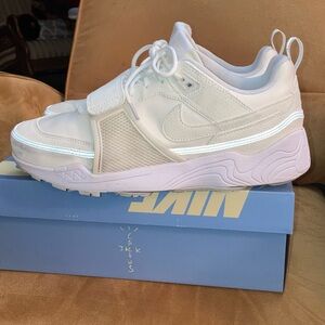 Travis Field Jaxx Sail - Size 11